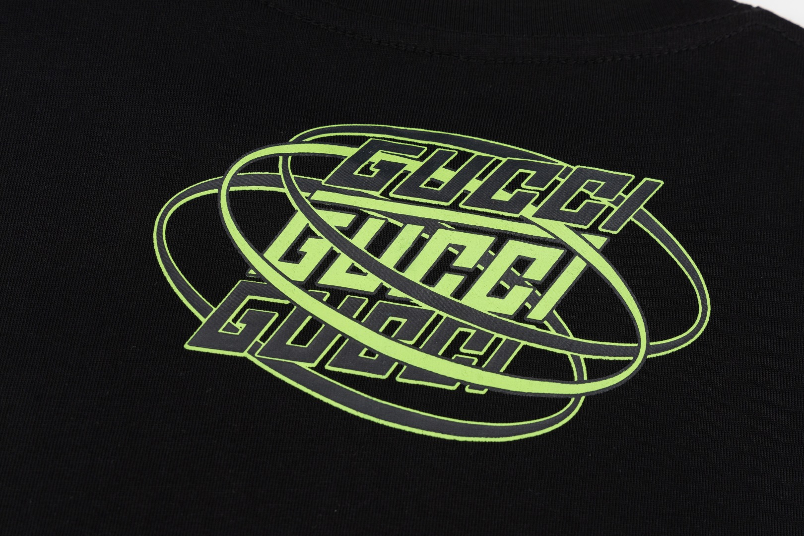 【GUCCI 公式旗艦店】クッチ   Tシャツ ご好評に付き再入荷！ 250214