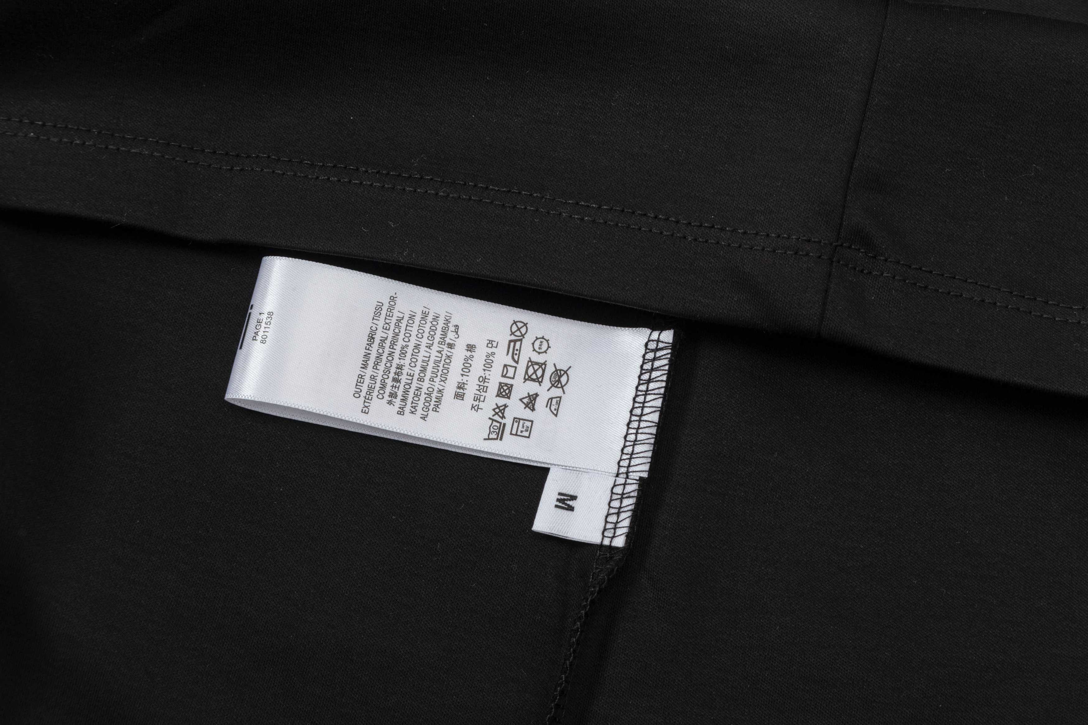 【GIVENCHY   公式旗艦店】 ジバンシー   Tシャツ ご好評に付き再入荷！ 250215