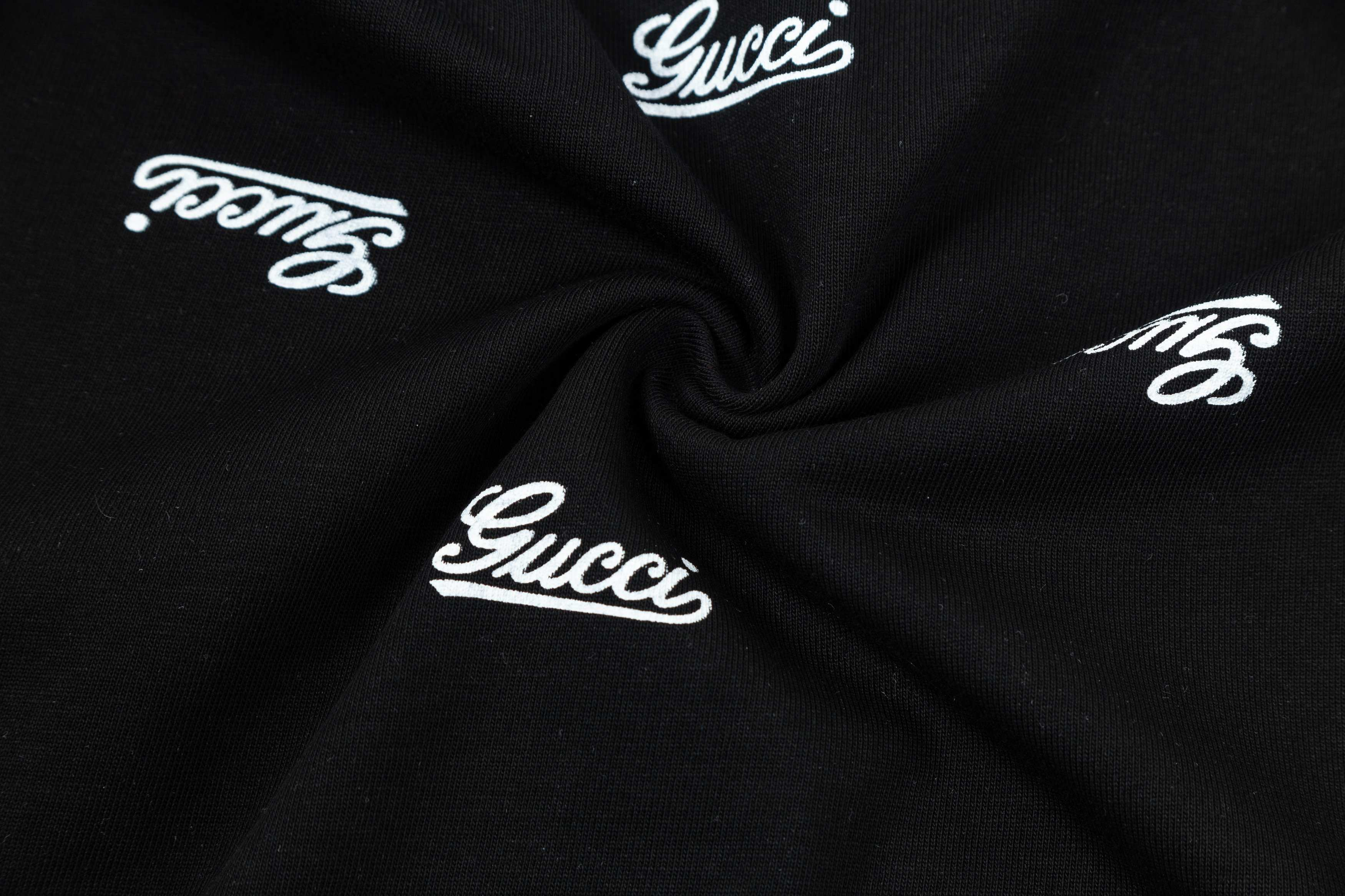 【GUCCI 公式旗艦店】クッチ   Tシャツ ご好評に付き再入荷！ 250214