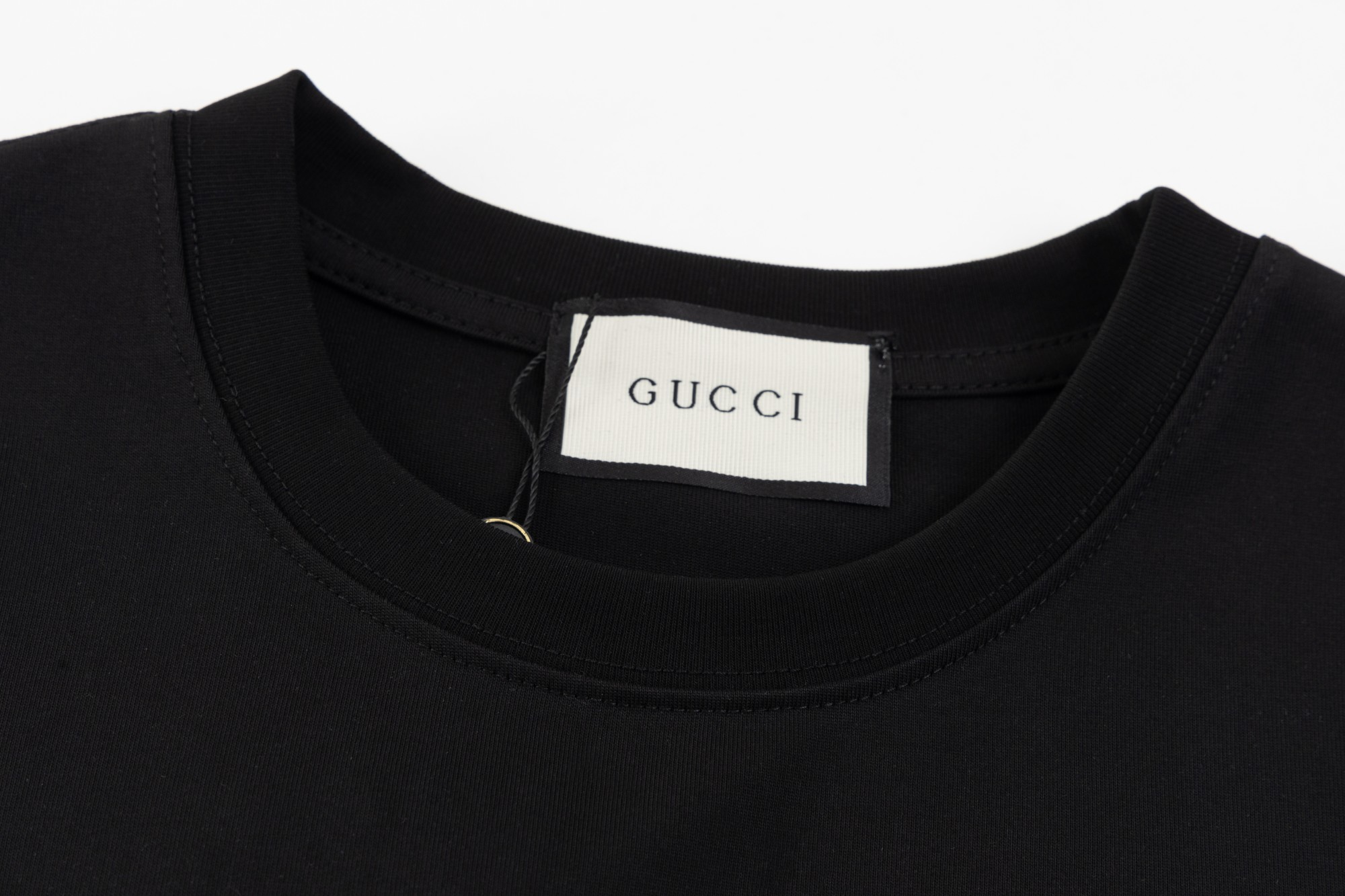 【GUCCI 公式旗艦店】クッチ   Tシャツ ご好評に付き再入荷！ 250214
