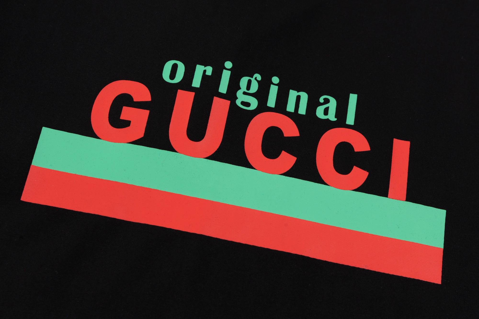 【GUCCI 公式旗艦店】クッチ   Tシャツ ご好評に付き再入荷！ 250214