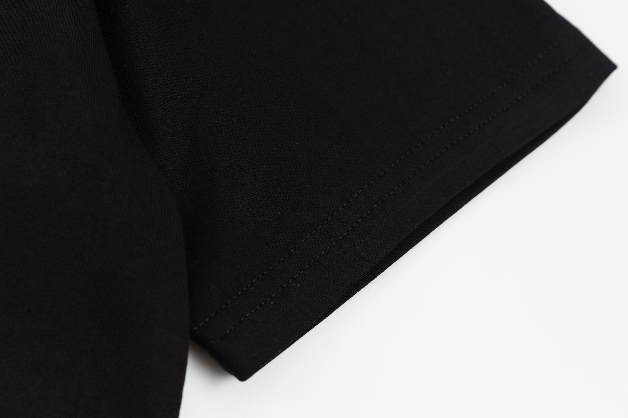 【GUCCI 公式旗艦店】クッチ   Tシャツ ご好評に付き再入荷！ 250214