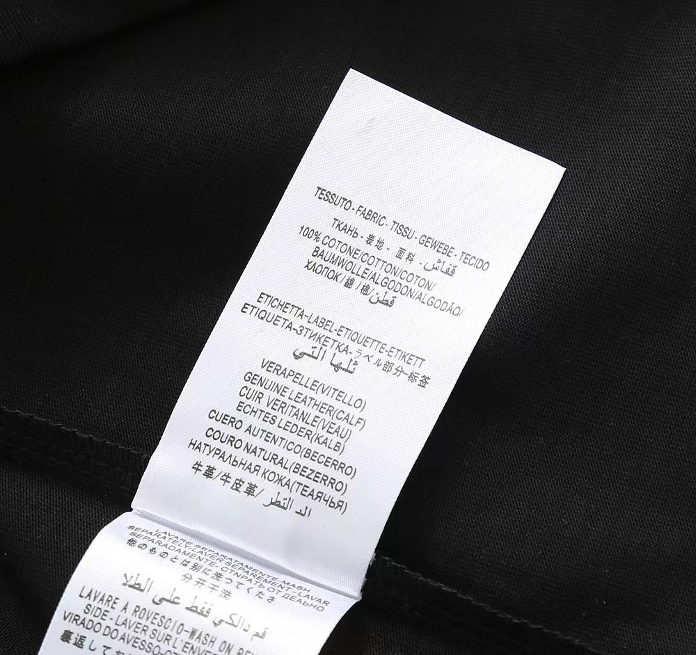 【GUCCI 公式旗艦店】クッチ   Tシャツ ご好評に付き再入荷！ 250214