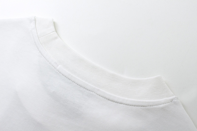 【GUCCI 公式旗艦店】クッチ   Tシャツ ご好評に付き再入荷！ 250214