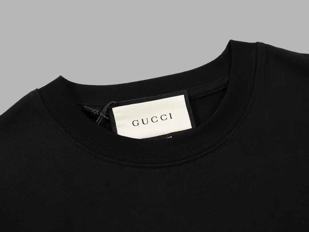 【GUCCI 公式旗艦店】クッチ   Tシャツ ご好評に付き再入荷！ 250214