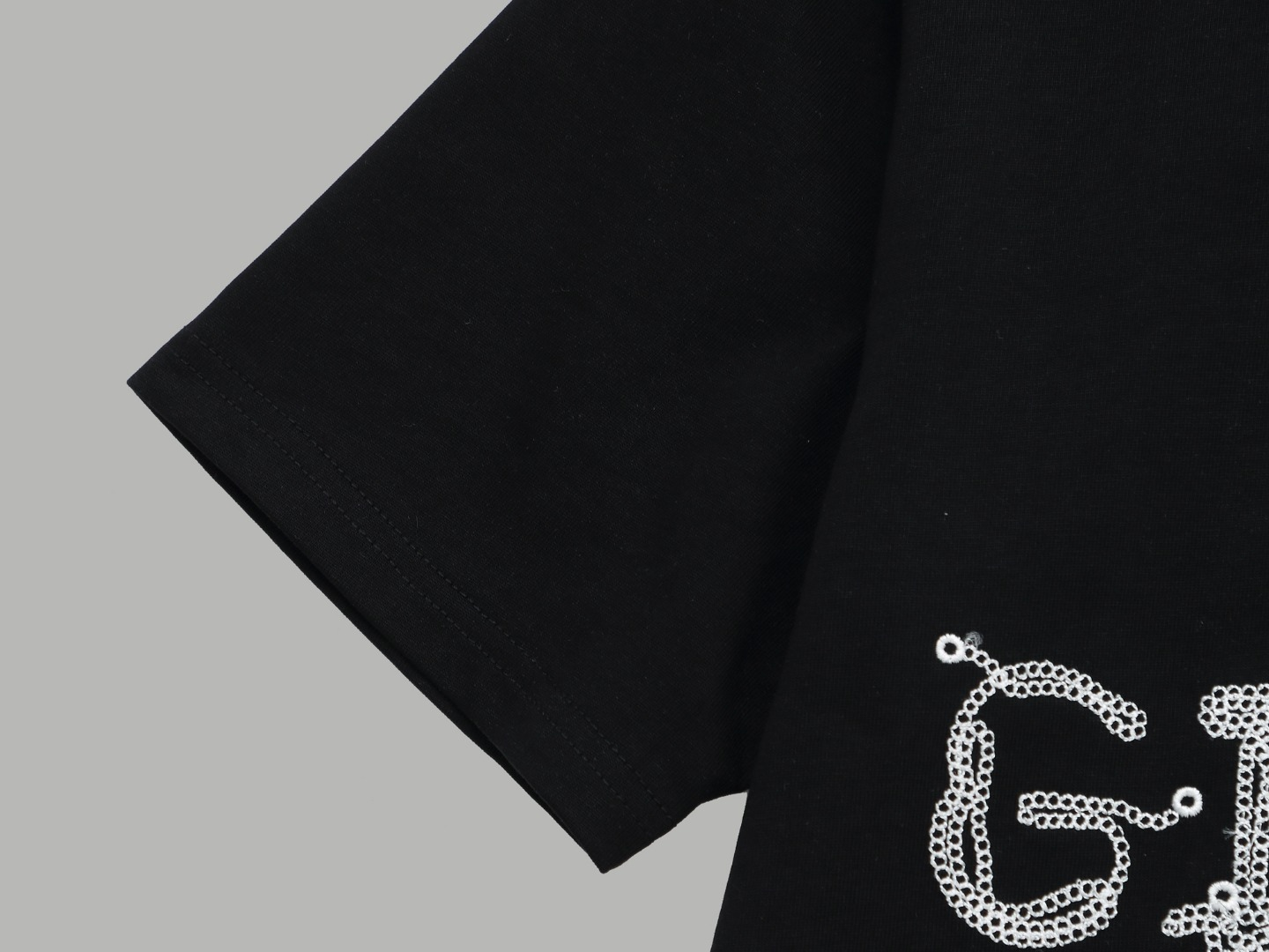 【GIVENCHY   公式旗艦店】 ジバンシー   Tシャツ ご好評に付き再入荷！ 250215