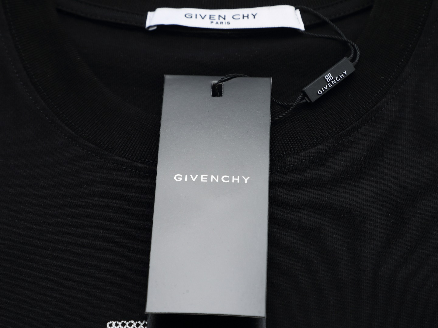 【GIVENCHY   公式旗艦店】 ジバンシー   Tシャツ ご好評に付き再入荷！ 250215