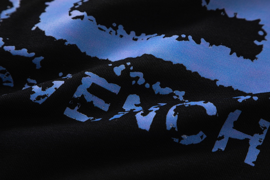 【GIVENCHY   公式旗艦店】 ジバンシー   Tシャツ ご好評に付き再入荷！ 250215