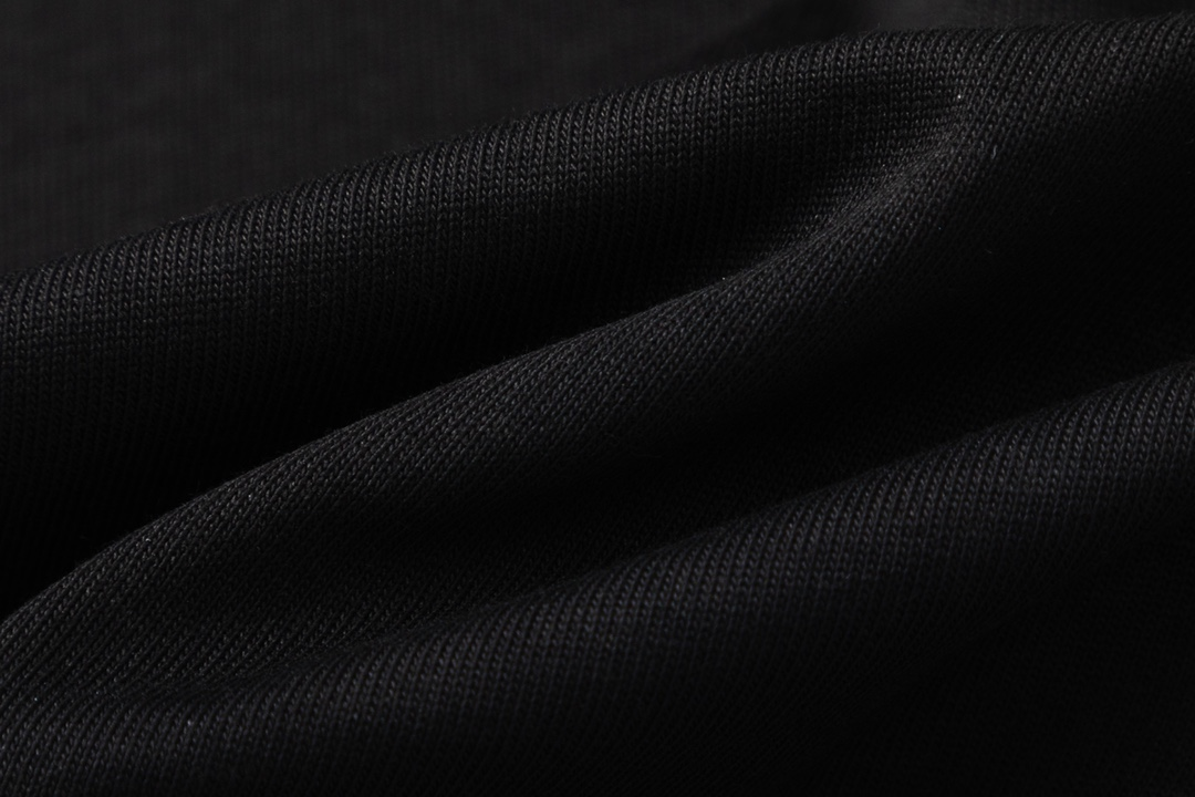 【GIVENCHY   公式旗艦店】 ジバンシー   Tシャツ ご好評に付き再入荷！ 250215