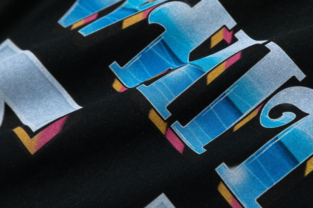 【OFF-WHITE  公式旗艦店】オフホワイト   Tシャツ  ご好評に付き再入荷！250215