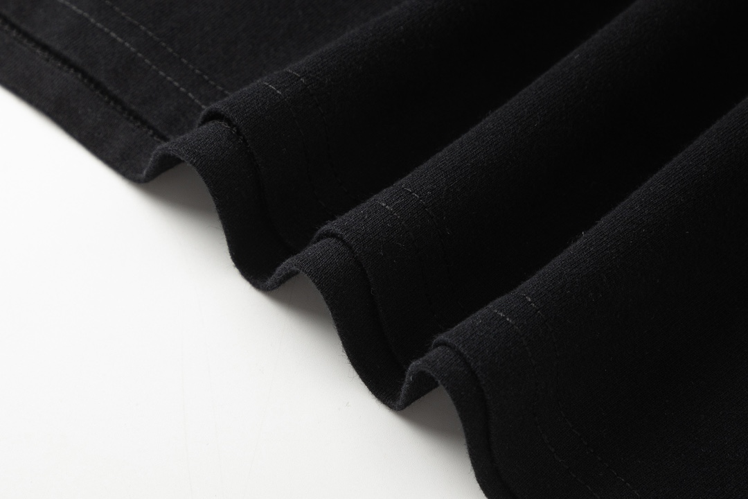 【OFF-WHITE  公式旗艦店】オフホワイト   Tシャツ  ご好評に付き再入荷！250215