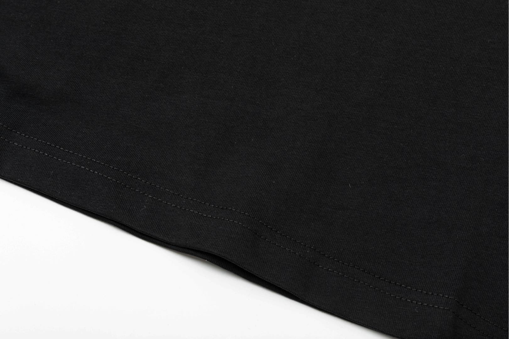 【YSL SAINT LAURENT 公式旗艦店】サンローラン  Tシャツ ご好評に付き再入荷！250218