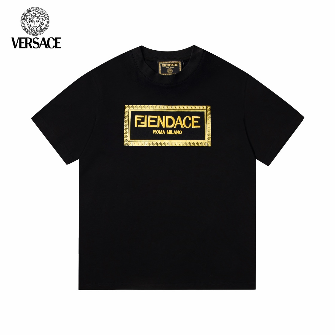 【VERSACE  公式旗艦店】ヴェルサーチ  Tシャツ ご好評に付き再入荷！250218