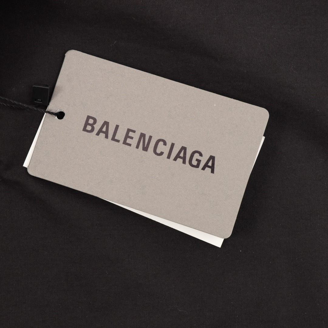 【BALENCIAGA 公式旗艦店】バレンシアガ  シャツ ご好評に付き再入荷  250218