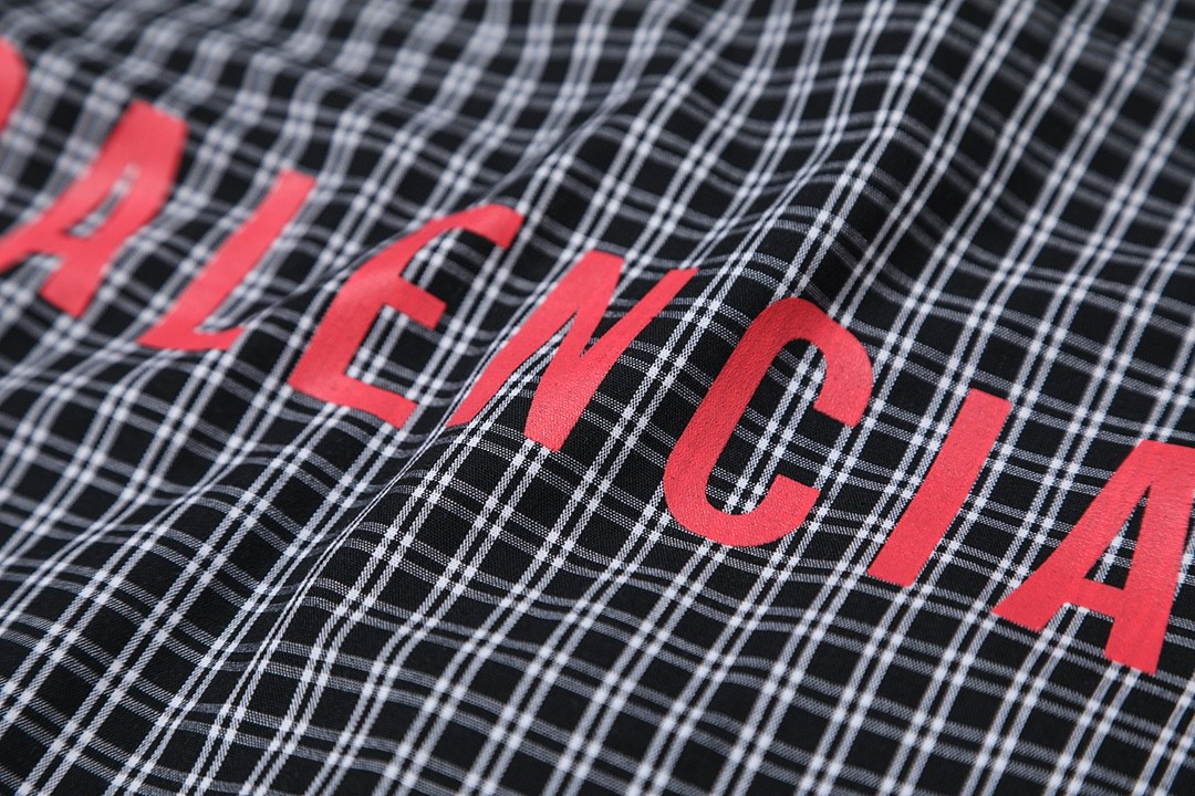 【BALENCIAGA 公式旗艦店】バレンシアガ  シャツ ご好評に付き再入荷  250218