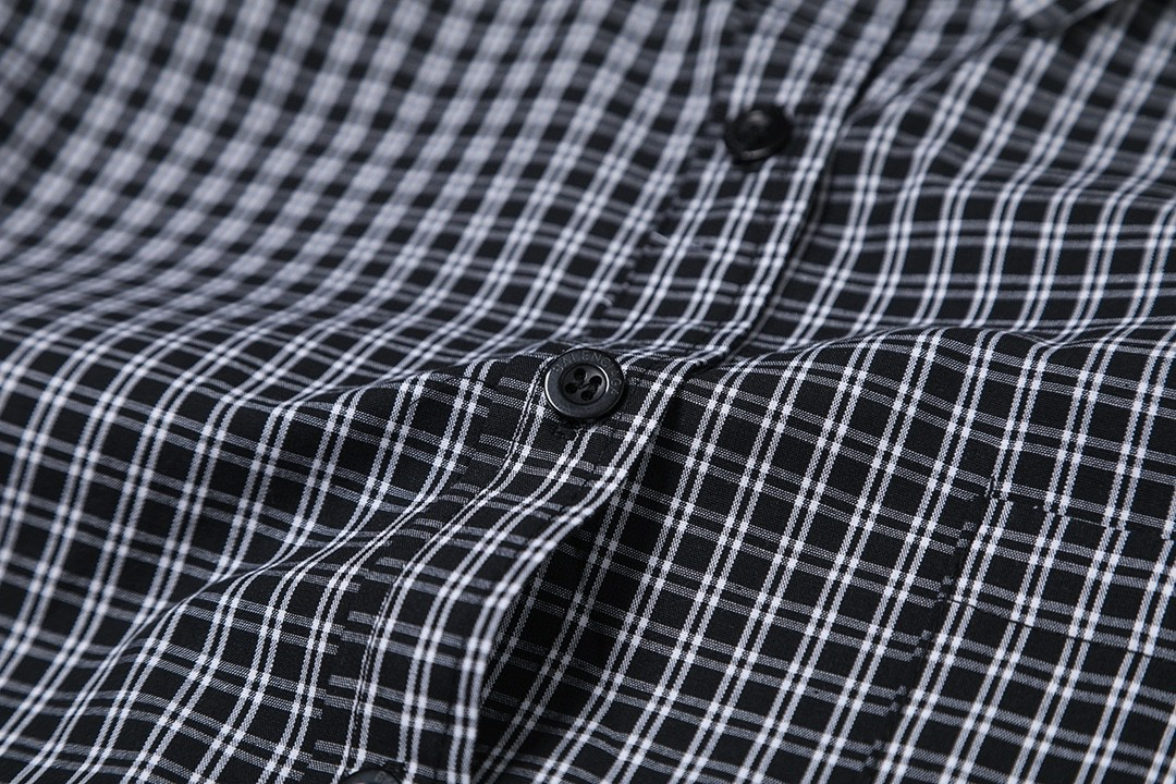 【BALENCIAGA 公式旗艦店】バレンシアガ  シャツ ご好評に付き再入荷  250218