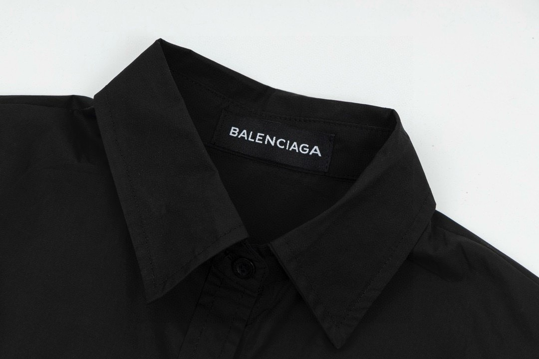 【BALENCIAGA 公式旗艦店】バレンシアガ  シャツ ご好評に付き再入荷  250218