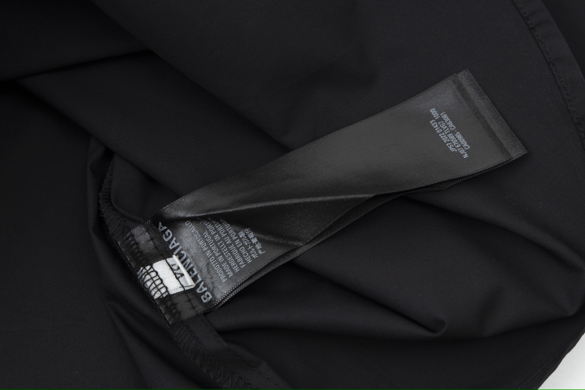 【BALENCIAGA 公式旗艦店】バレンシアガ  シャツ ご好評に付き再入荷  250218