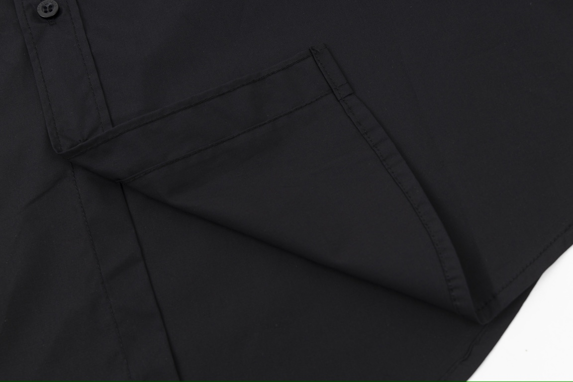 【BALENCIAGA 公式旗艦店】バレンシアガ  シャツ ご好評に付き再入荷  250218