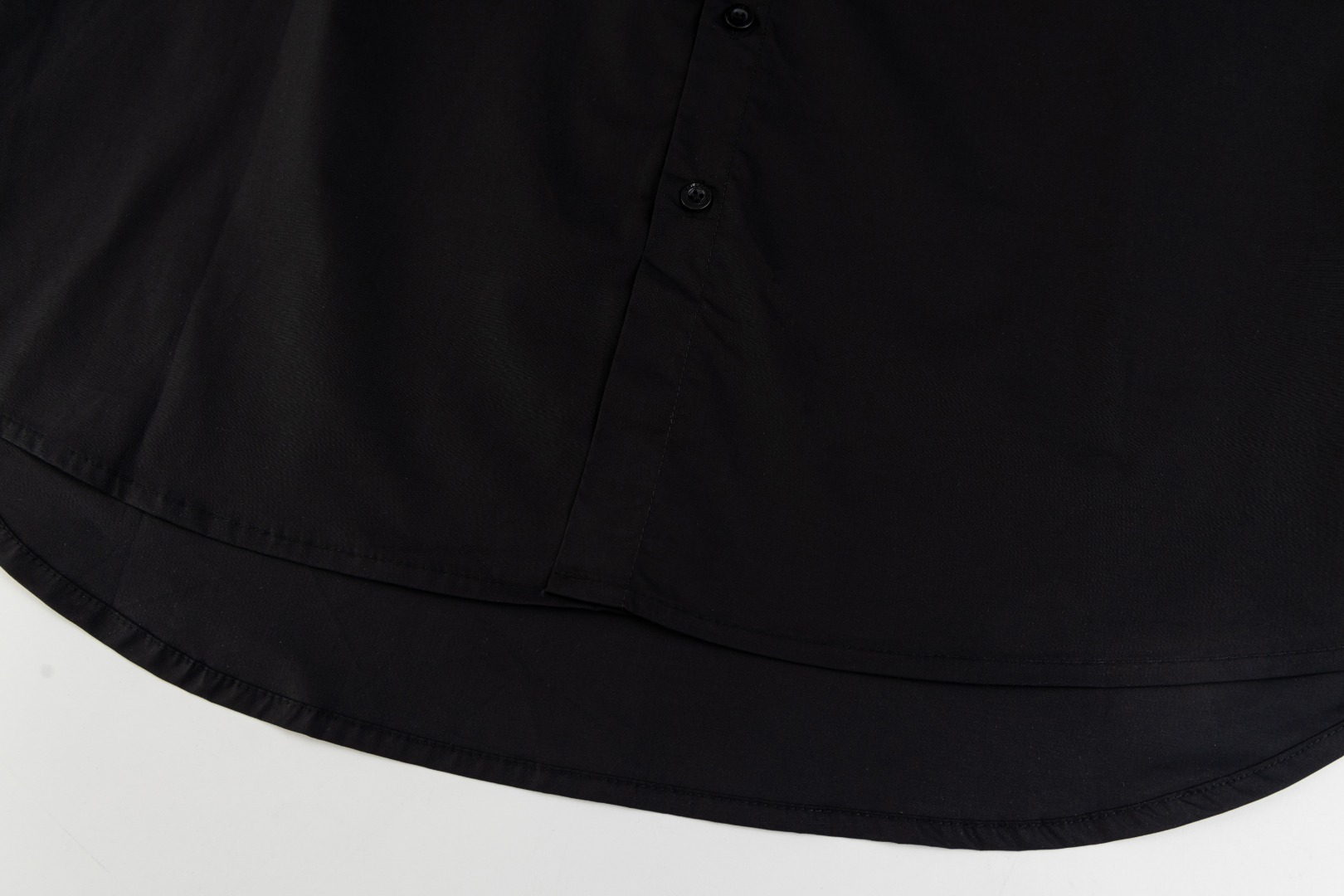 【BALENCIAGA 公式旗艦店】バレンシアガ  シャツ ご好評に付き再入荷  250218