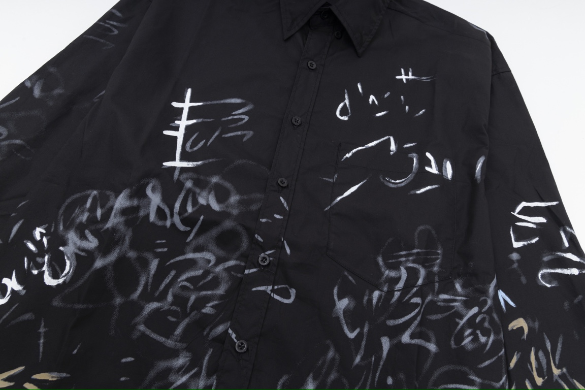 【BALENCIAGA 公式旗艦店】バレンシアガ  シャツ ご好評に付き再入荷  250218