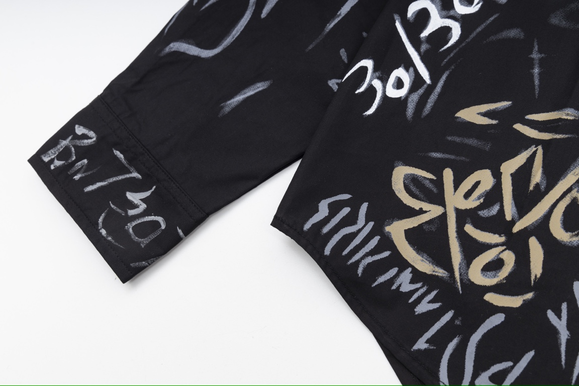 【BALENCIAGA 公式旗艦店】バレンシアガ  シャツ ご好評に付き再入荷  250218