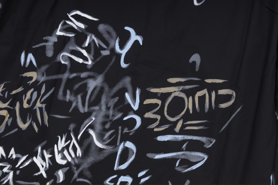 【BALENCIAGA 公式旗艦店】バレンシアガ  シャツ ご好評に付き再入荷  250218