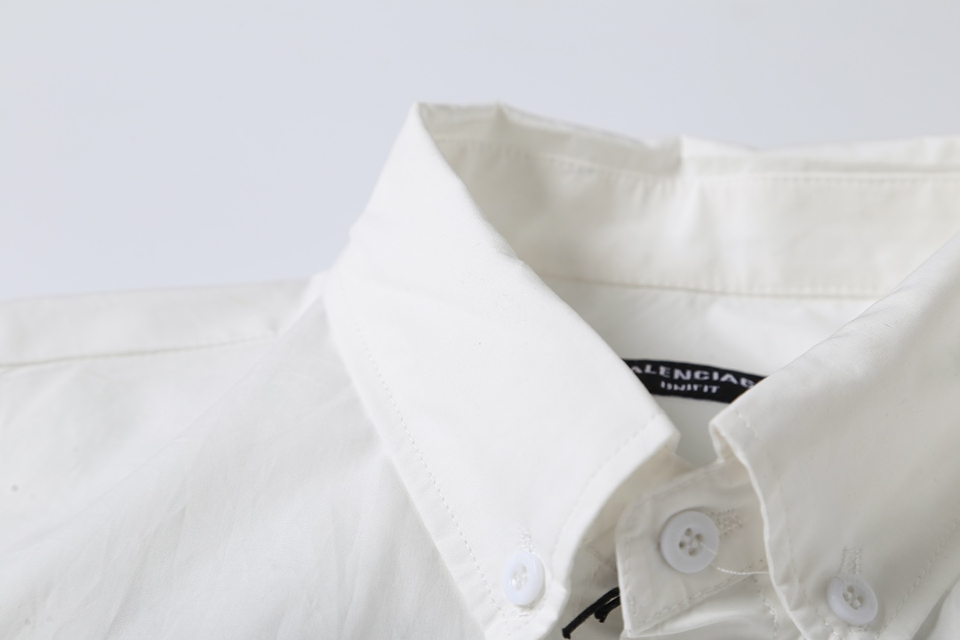 【BALENCIAGA 公式旗艦店】バレンシアガ  シャツ ご好評に付き再入荷  250218