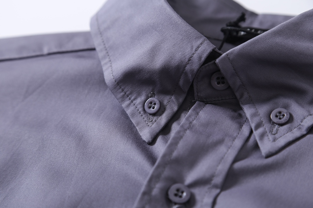 【BALENCIAGA 公式旗艦店】バレンシアガ  シャツ ご好評に付き再入荷  250218