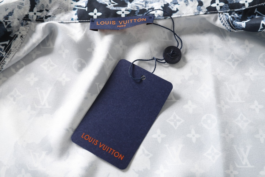 LV【LOUIS VUITTON 公式旗艦店】ルイヴィトン  半袖シャツ ご好評に付き再入荷  250219