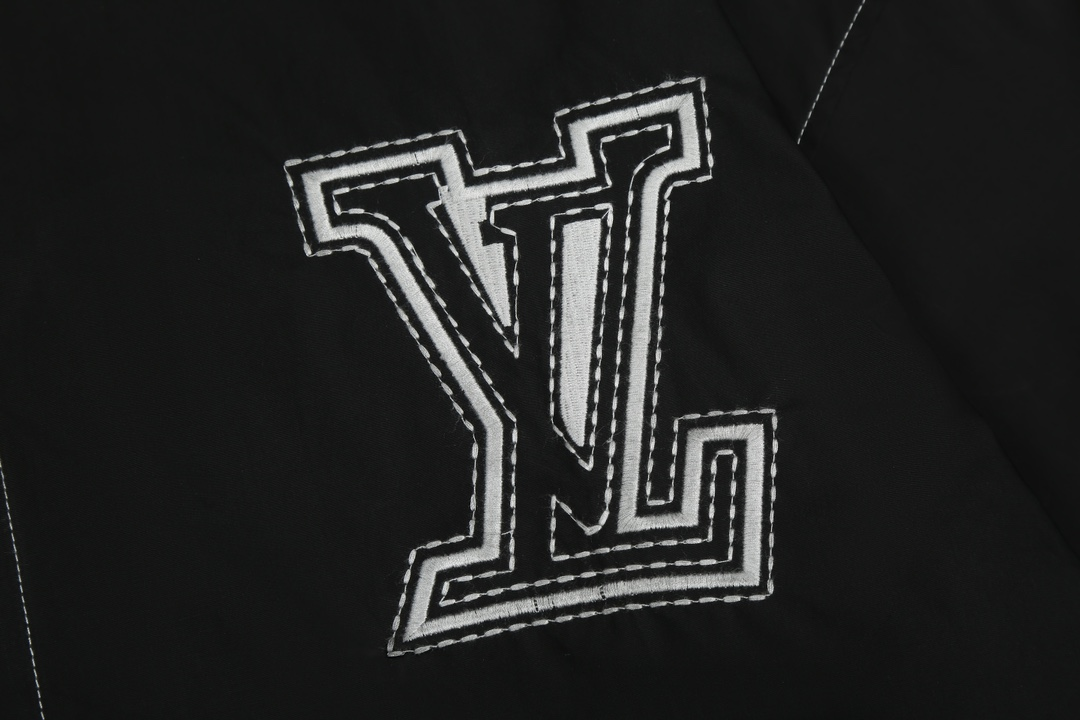 LV【LOUIS VUITTON 公式旗艦店】ルイヴィトン  シャツ ご好評に付き再入荷  250219