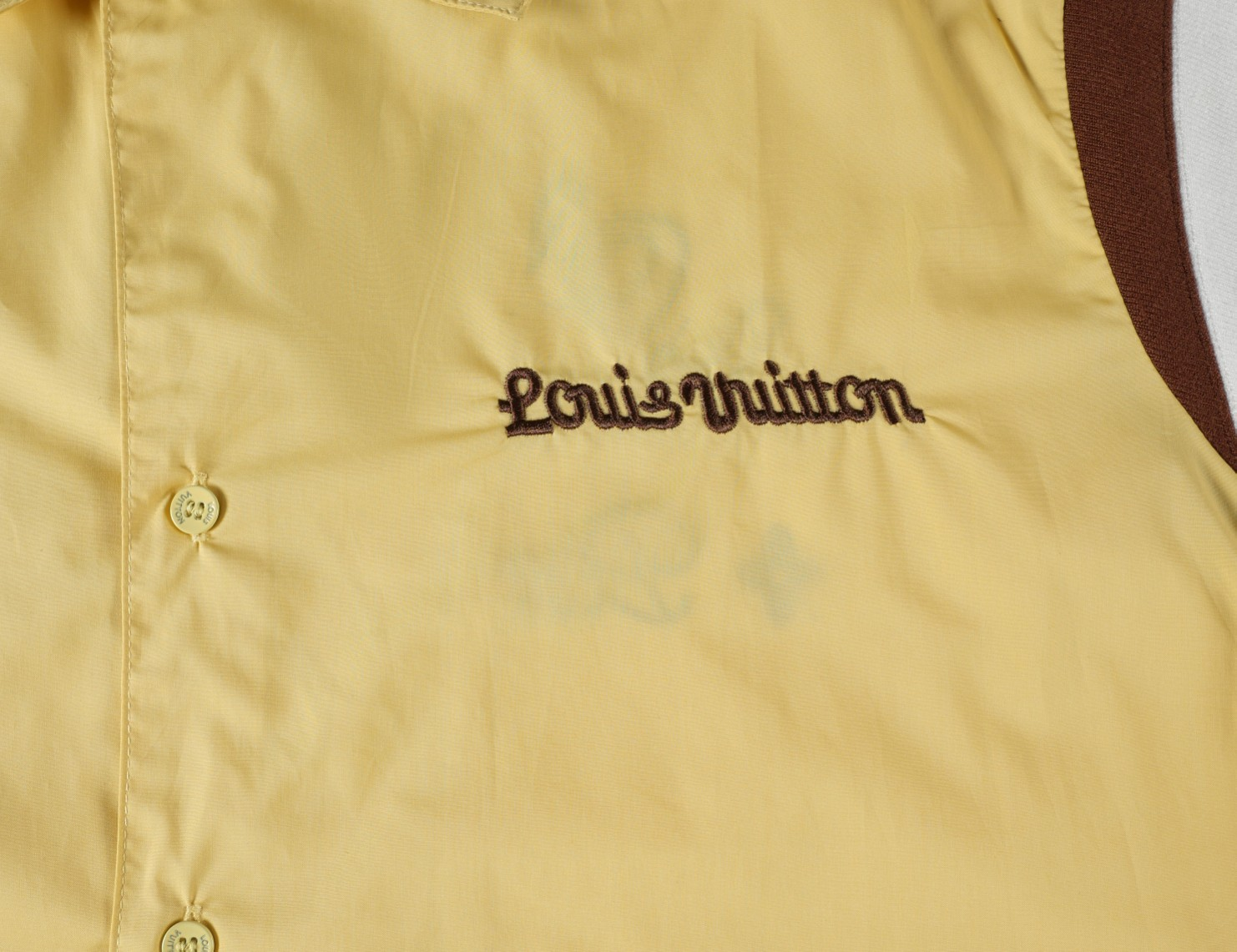 LV【LOUIS VUITTON 公式旗艦店】ルイヴィトン  半袖シャツ ご好評に付き再入荷  250219