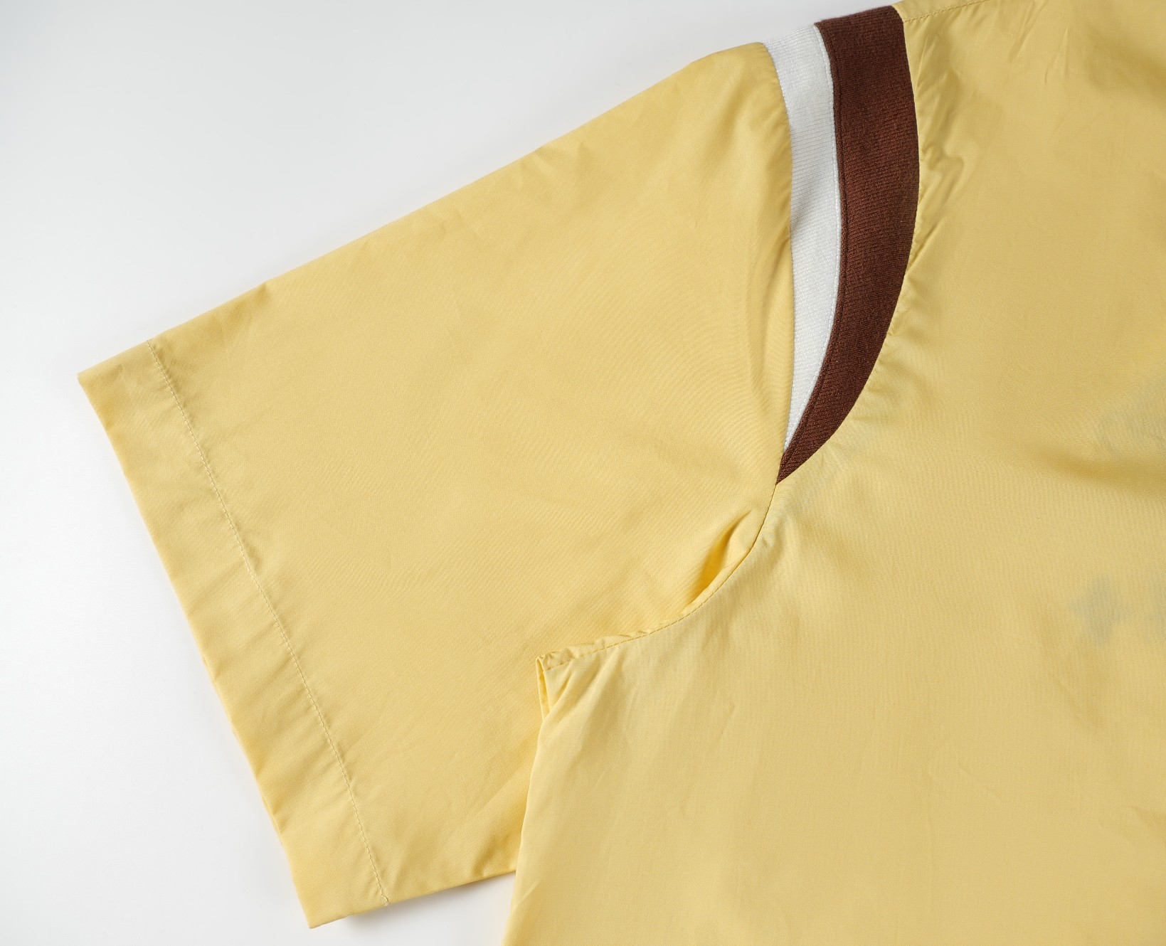 LV【LOUIS VUITTON 公式旗艦店】ルイヴィトン  半袖シャツ ご好評に付き再入荷  250219