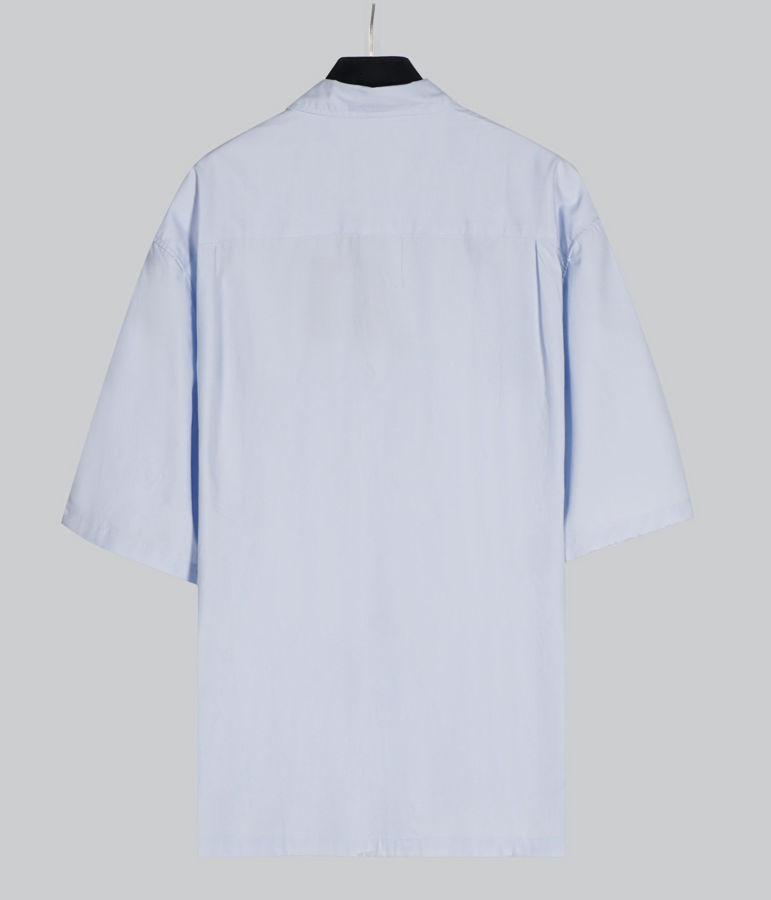 LV【LOUIS VUITTON 公式旗艦店】ルイヴィトン  半袖シャツ ご好評に付き再入荷  250219