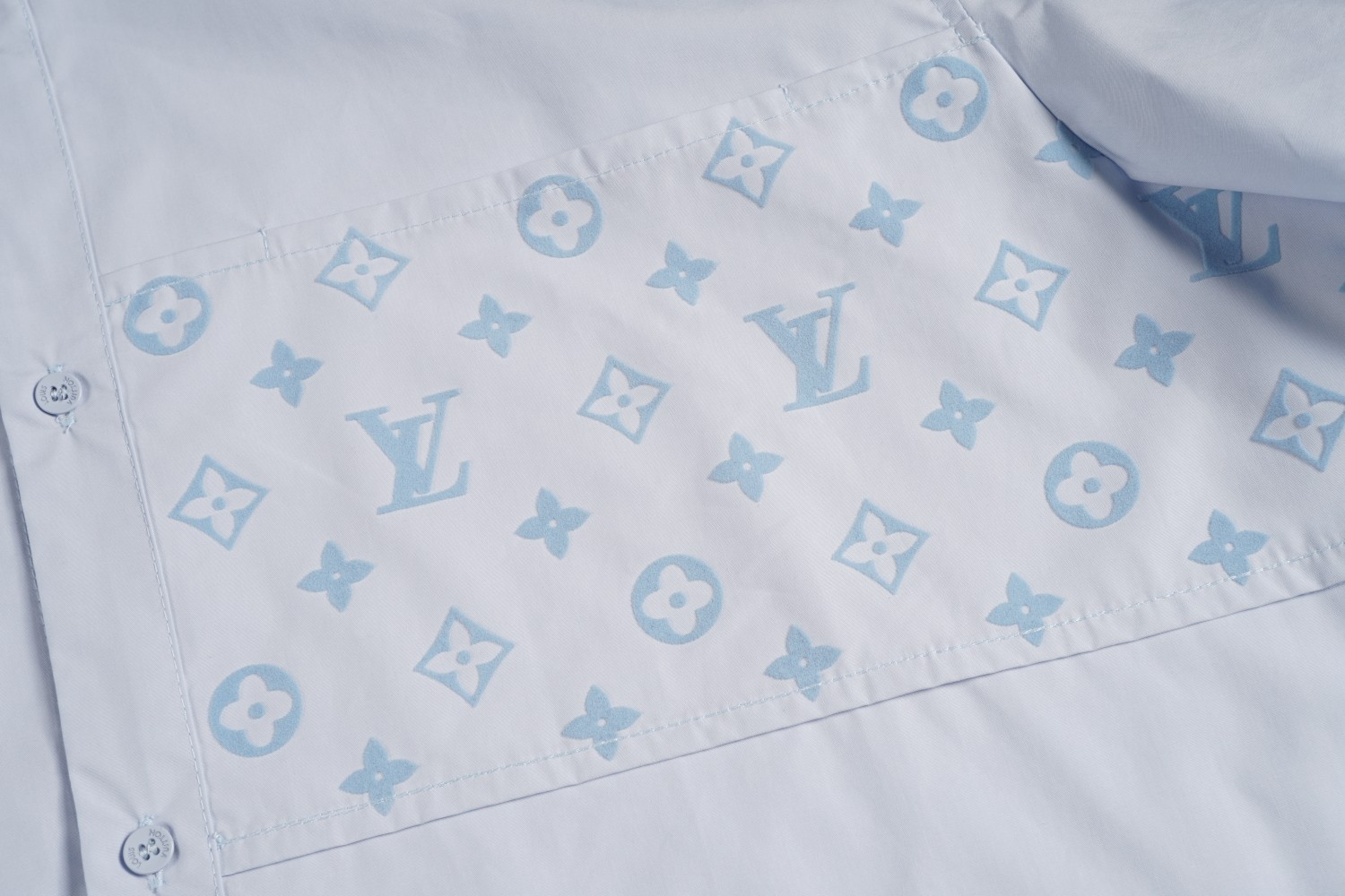 LV【LOUIS VUITTON 公式旗艦店】ルイヴィトン  半袖シャツ ご好評に付き再入荷  250219