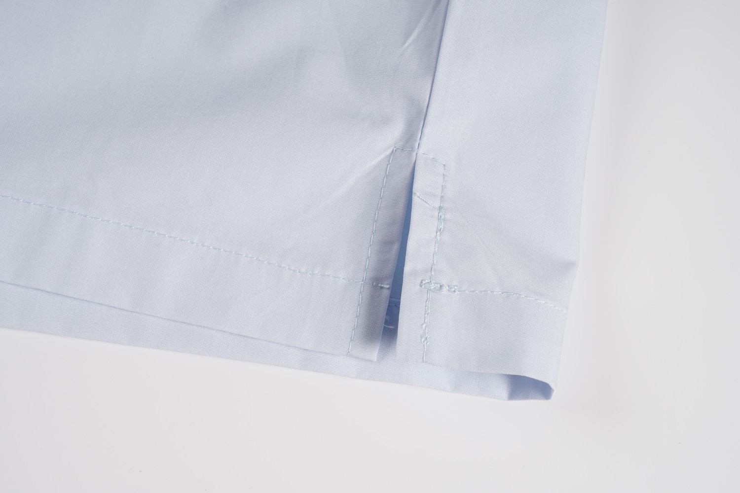 LV【LOUIS VUITTON 公式旗艦店】ルイヴィトン  半袖シャツ ご好評に付き再入荷  250219