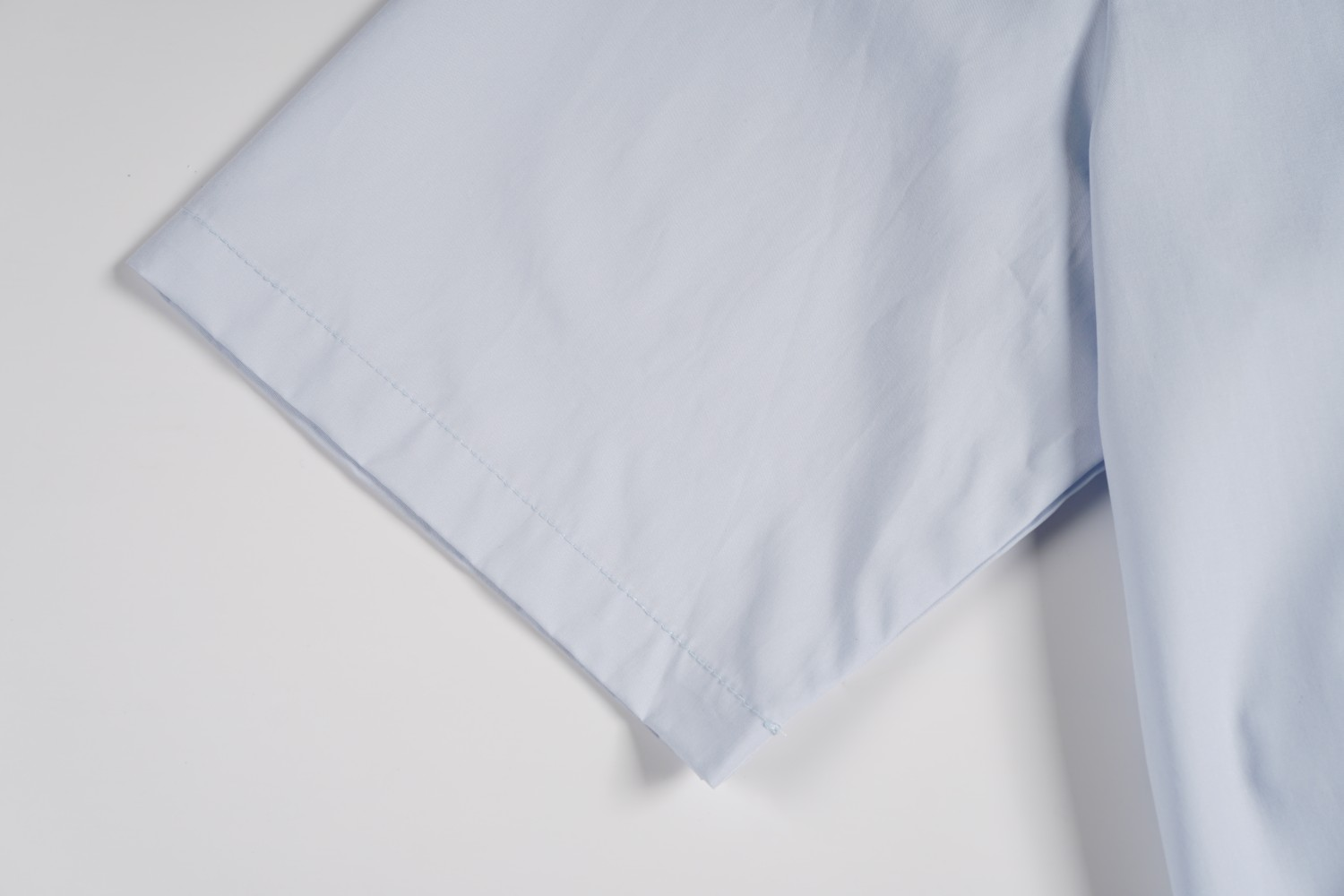 LV【LOUIS VUITTON 公式旗艦店】ルイヴィトン  半袖シャツ ご好評に付き再入荷  250219