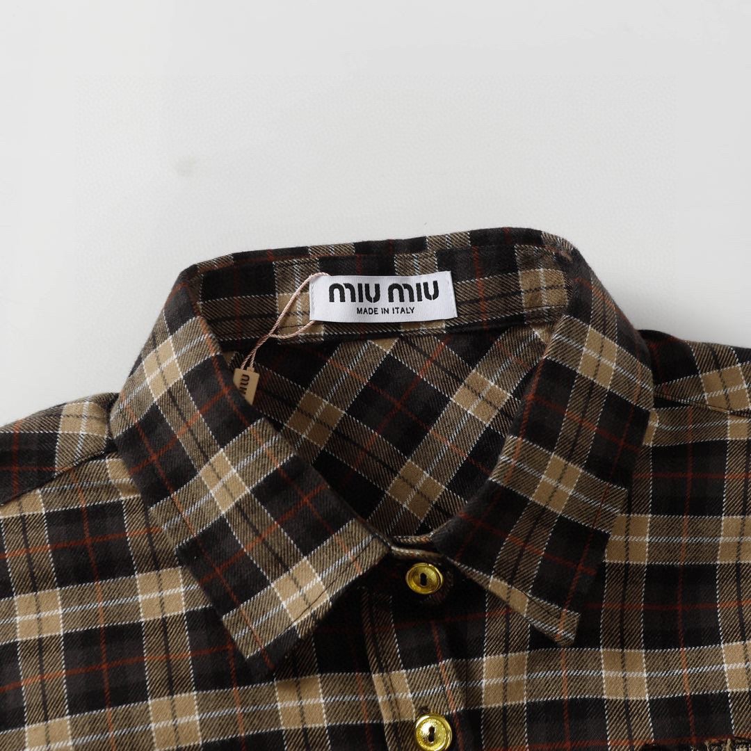 【Miumiu公式旗艦店】ミュウミュウ  シャツ ご好評に付き再入荷  250219