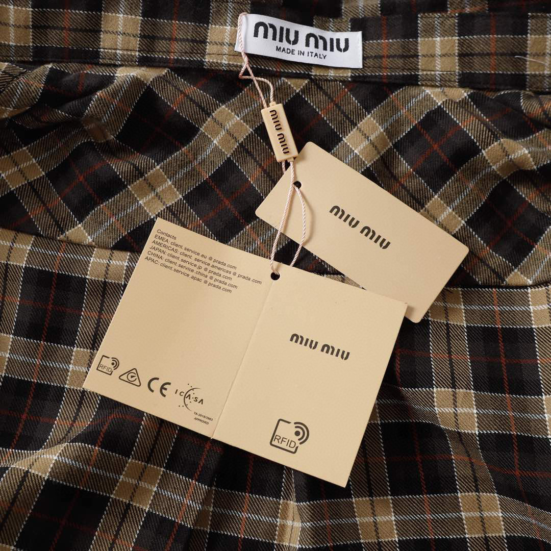 【Miumiu公式旗艦店】ミュウミュウ  シャツ ご好評に付き再入荷  250219