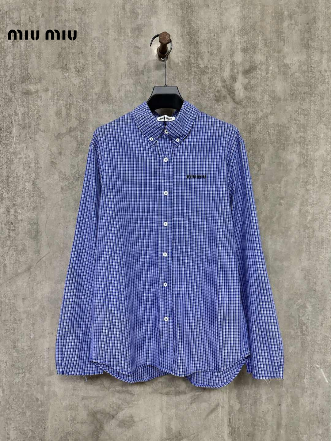 【Miumiu公式旗艦店】ミュウミュウ  シャツ ご好評に付き再入荷  250219