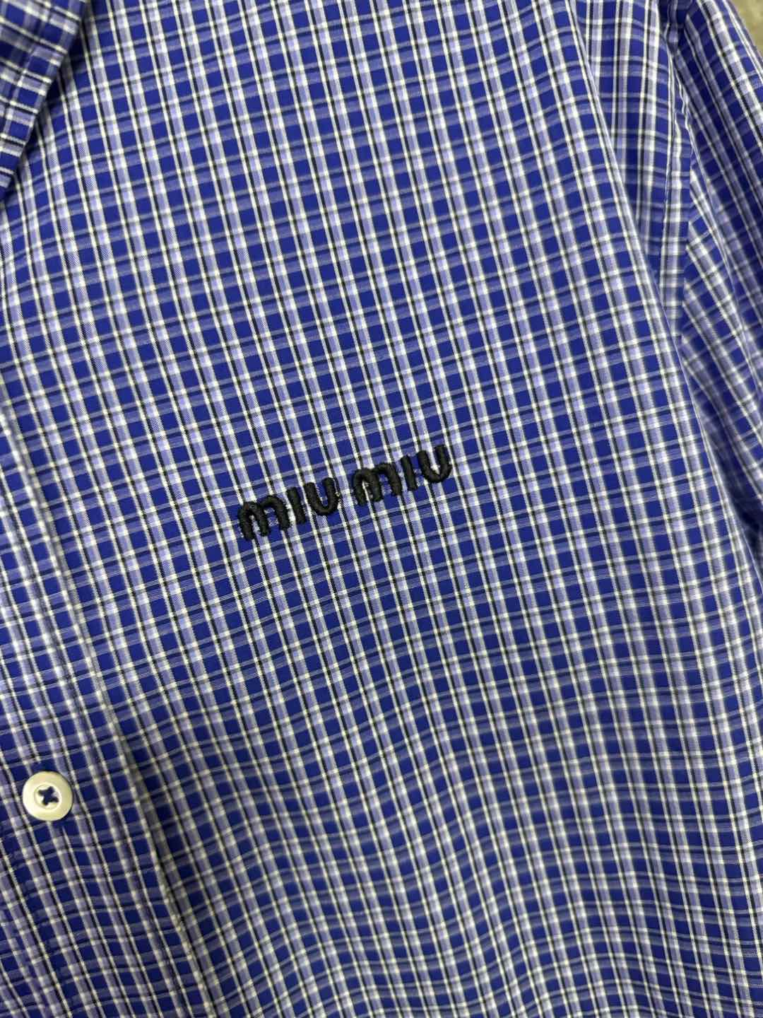 【Miumiu公式旗艦店】ミュウミュウ  シャツ ご好評に付き再入荷  250219