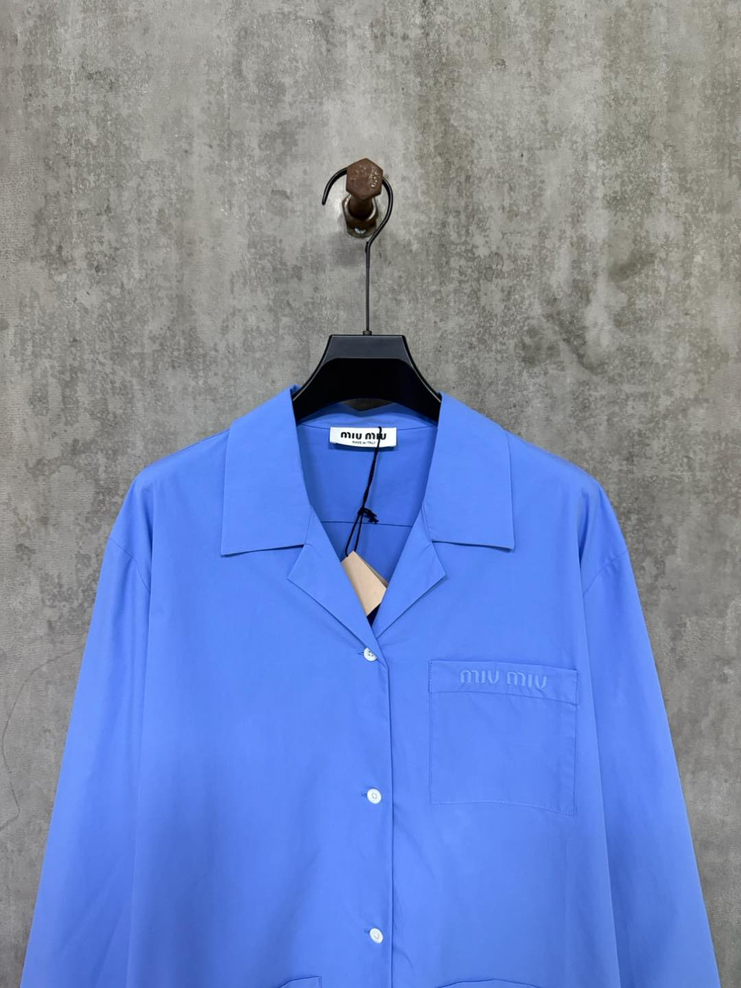 【Miumiu公式旗艦店】ミュウミュウ  シャツ ご好評に付き再入荷  250219