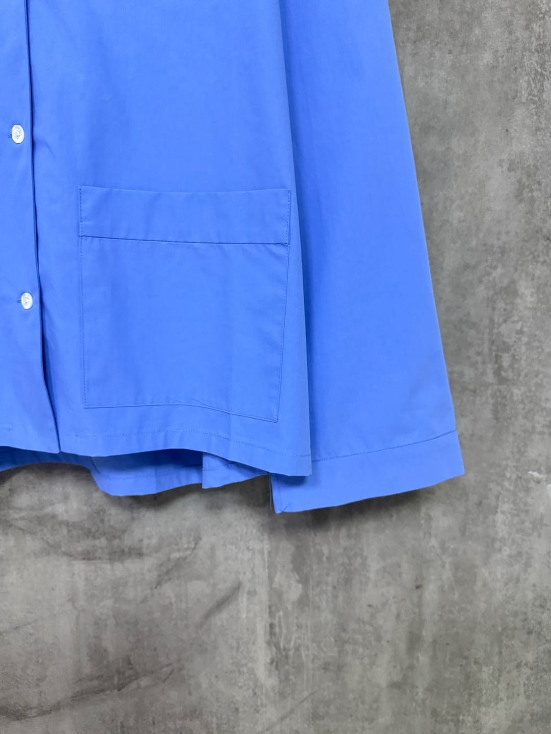 【Miumiu公式旗艦店】ミュウミュウ  シャツ ご好評に付き再入荷  250219