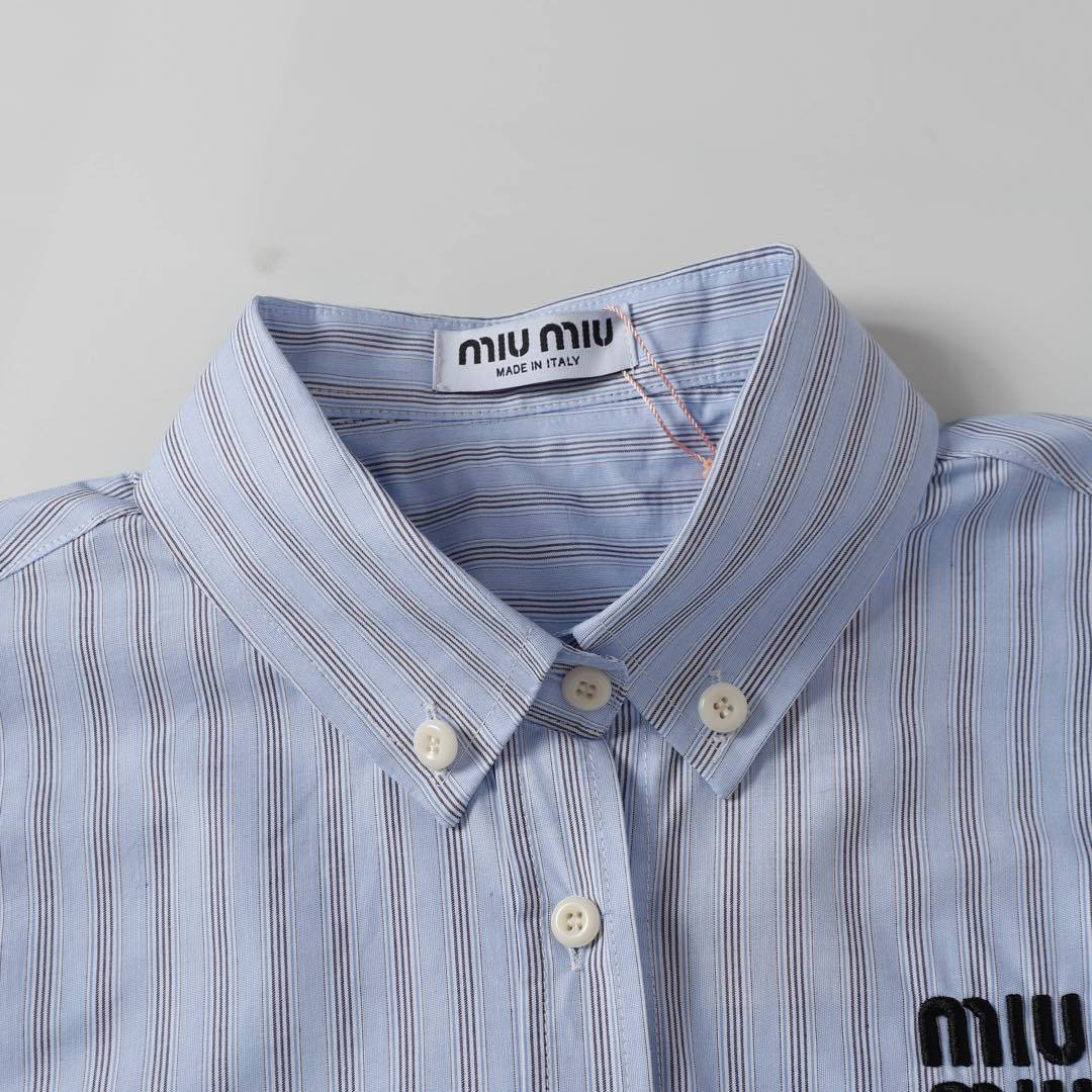 【Miumiu公式旗艦店】ミュウミュウ  シャツ ご好評に付き再入荷  250219