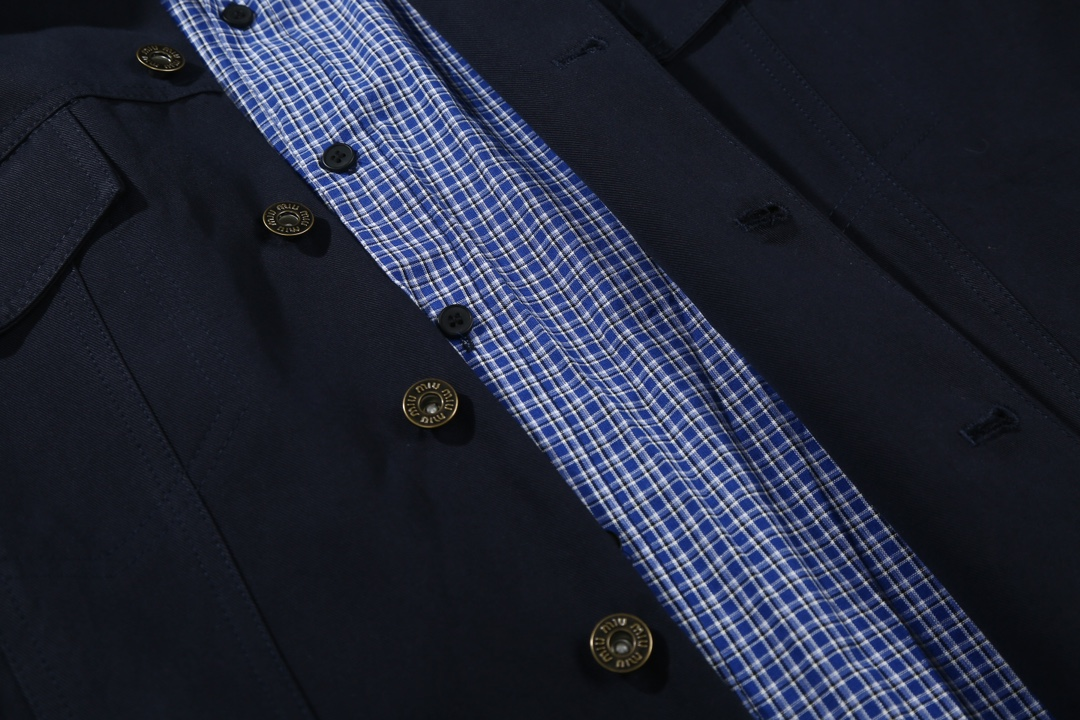 【Miumiu公式旗艦店】ミュウミュウ  シャツ ご好評に付き再入荷  250219