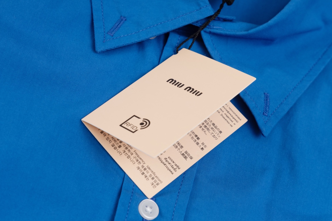 【Miumiu  公式旗艦店】ミュウミュウ  シャツ ご好評に付き再入荷  250219