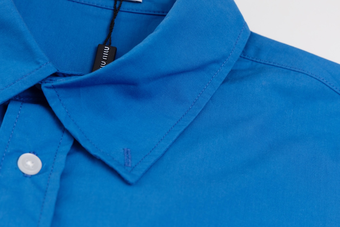 【Miumiu  公式旗艦店】ミュウミュウ  シャツ ご好評に付き再入荷  250219