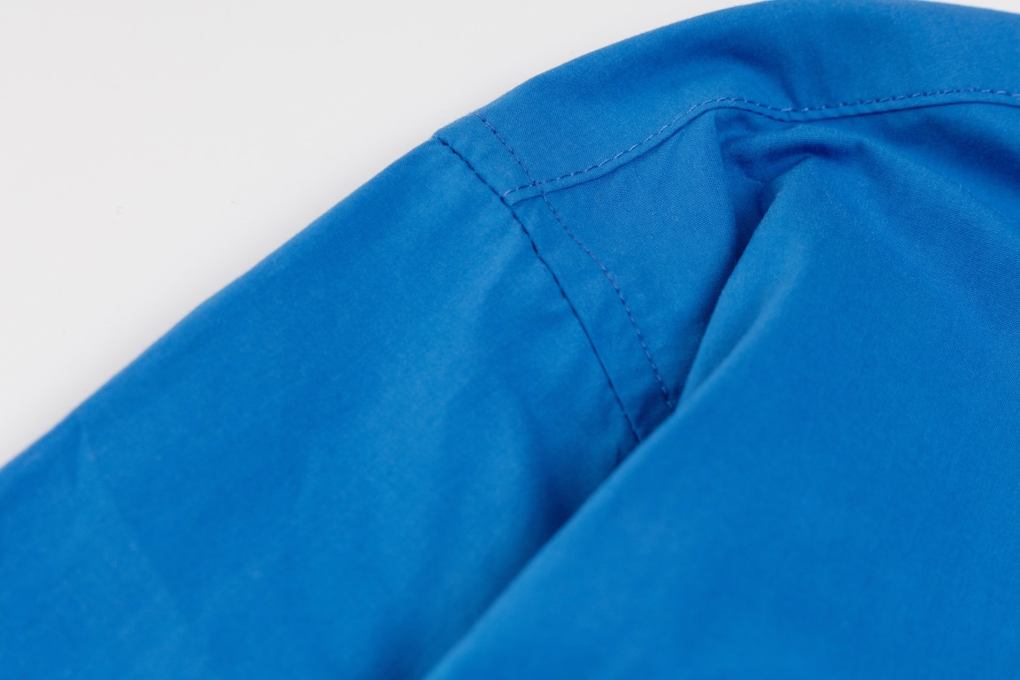 【Miumiu  公式旗艦店】ミュウミュウ  シャツ ご好評に付き再入荷  250219