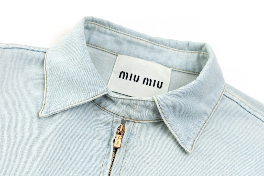 【Miumiu公式旗艦店】ミュウミュウ  シャツ ご好評に付き再入荷  250219