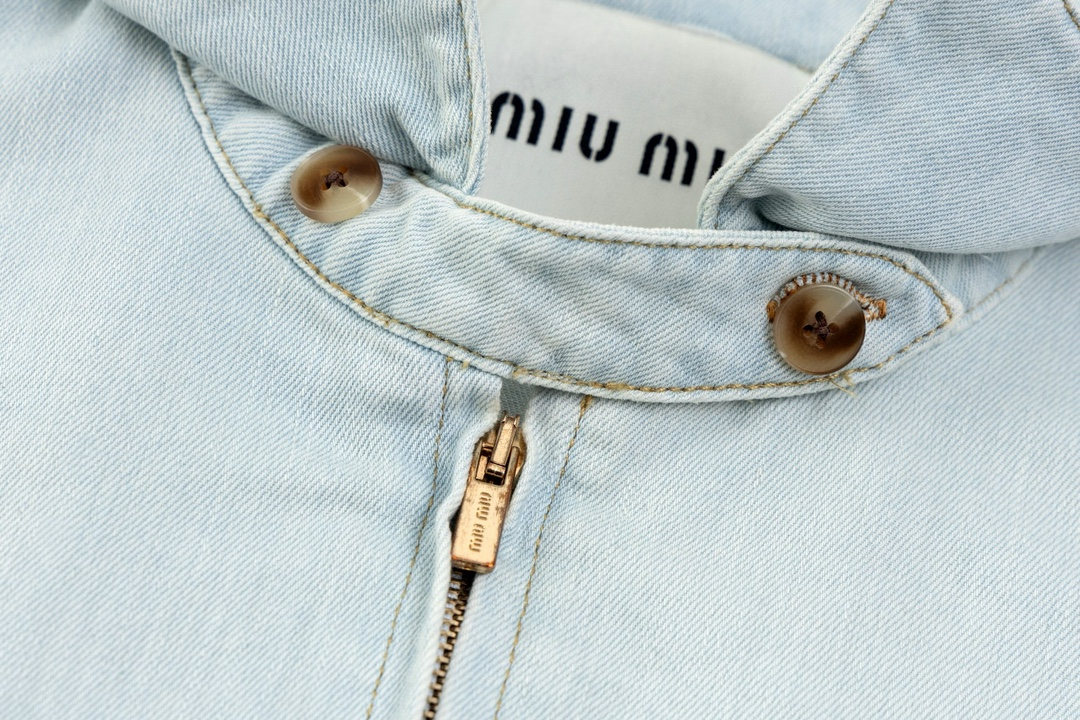 【Miumiu公式旗艦店】ミュウミュウ  シャツ ご好評に付き再入荷  250219